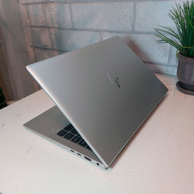 Laptop HP Elitebook 830 G8