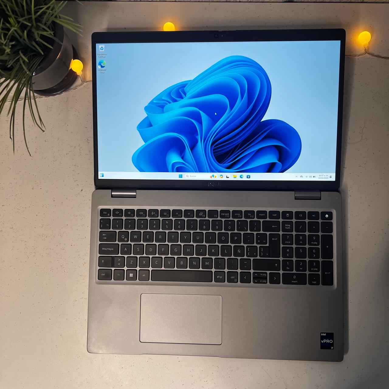 Laptop Workstation DELL Precision 3571