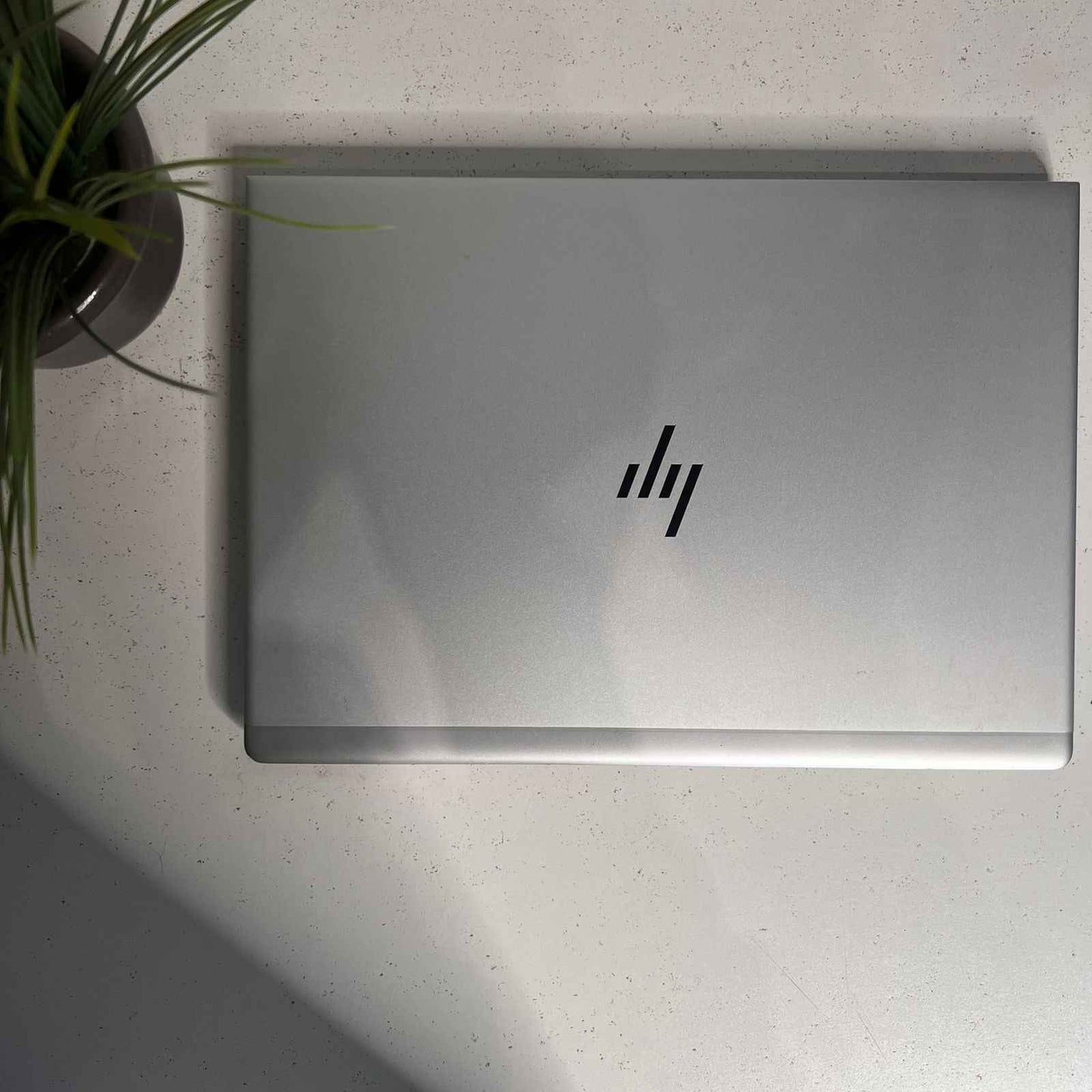 Laptop HP 830 G6