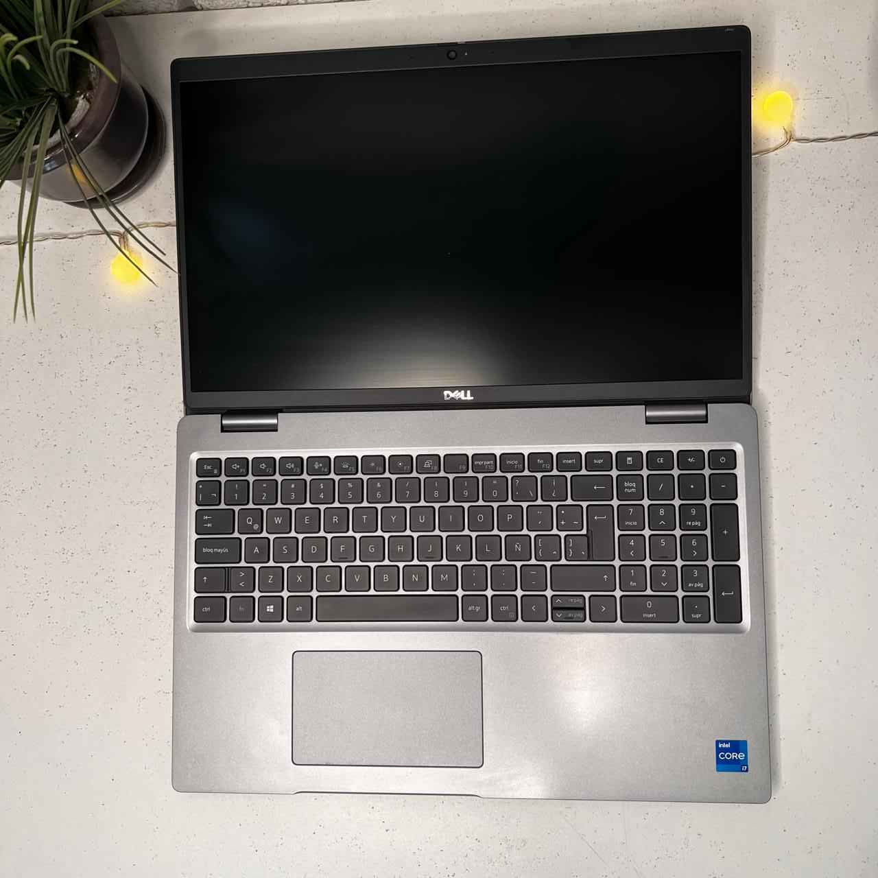 Laptop Workstation DELL Precision 3561