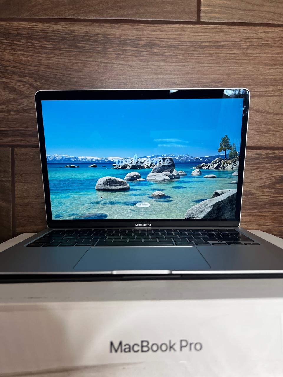 Apple Macbook Air A2337