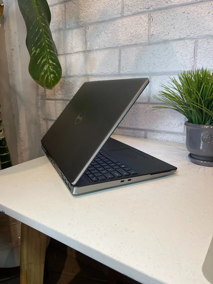 Laptop Workstation DELL Precision 7550