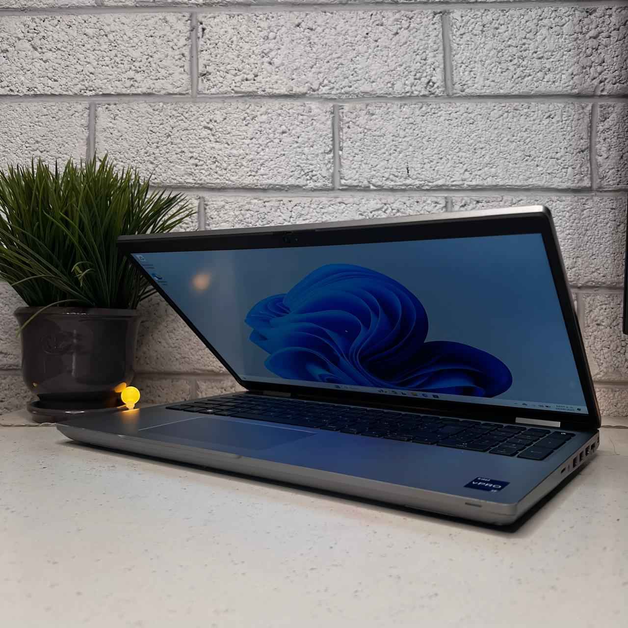 Laptop Workstation DELL Precision 3571