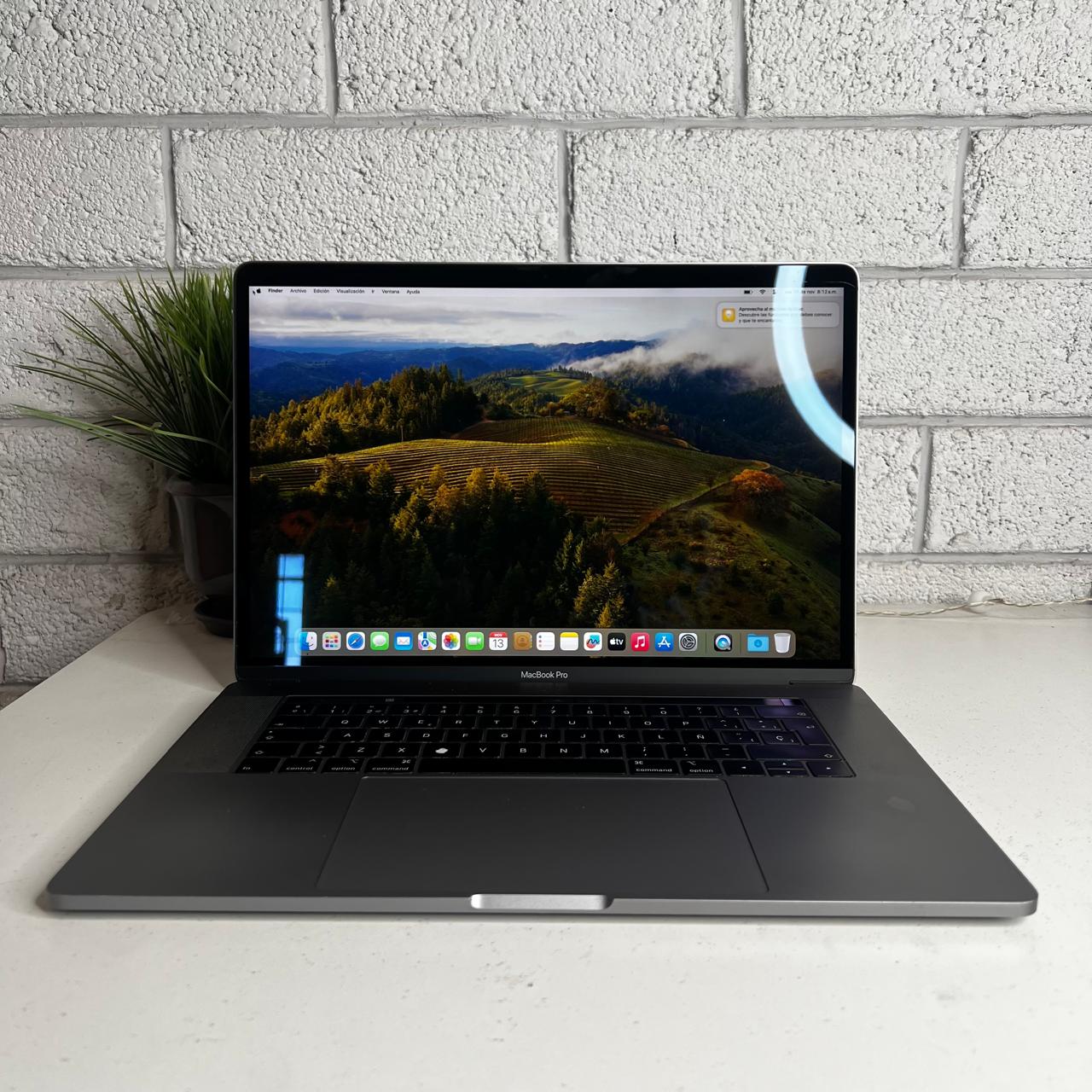 Laptop Macbook Pro A1990