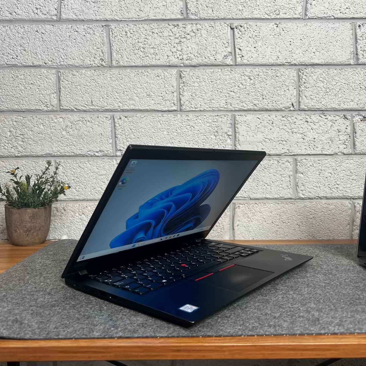 Laptop ThinkPad T490s