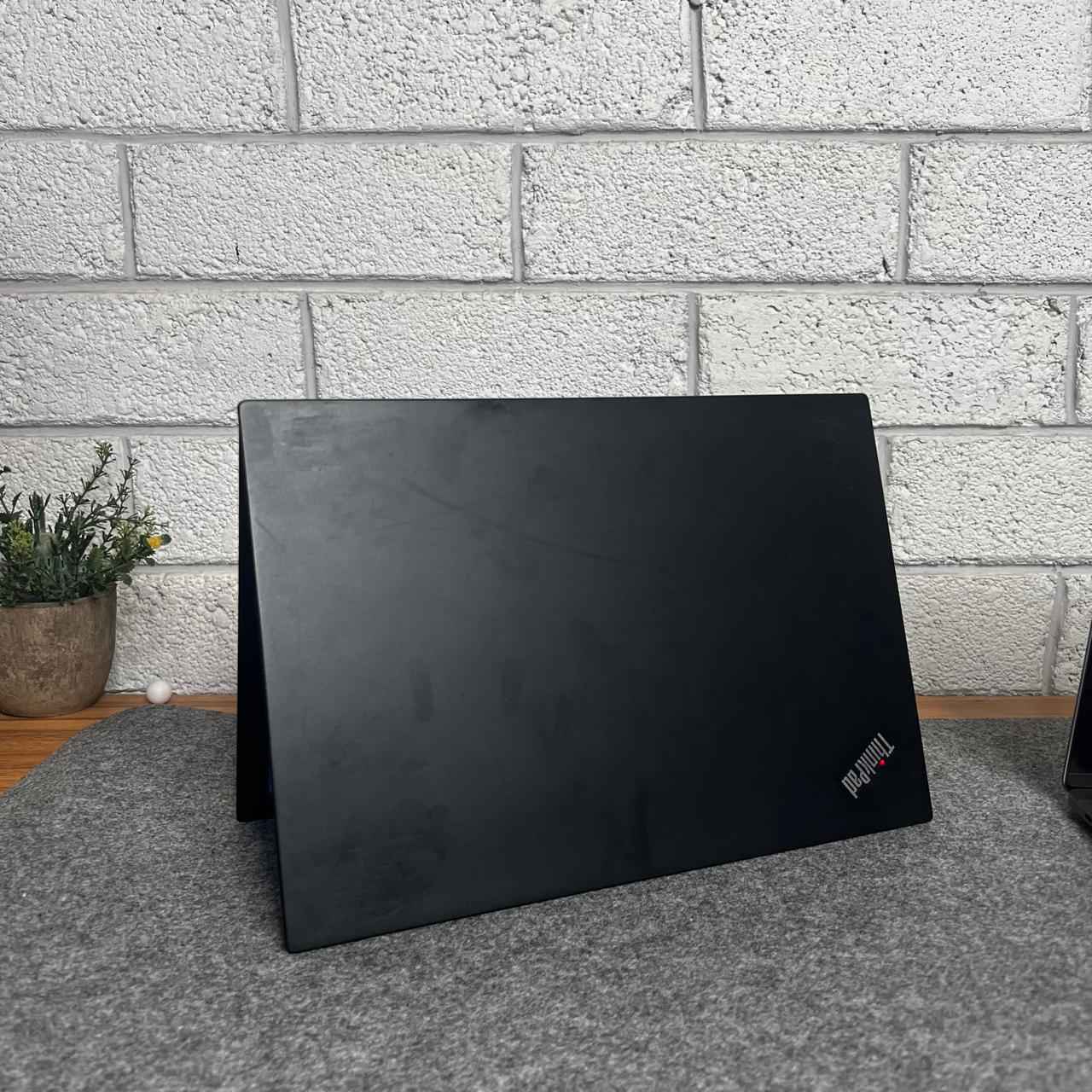 Laptop ThinkPad T490s