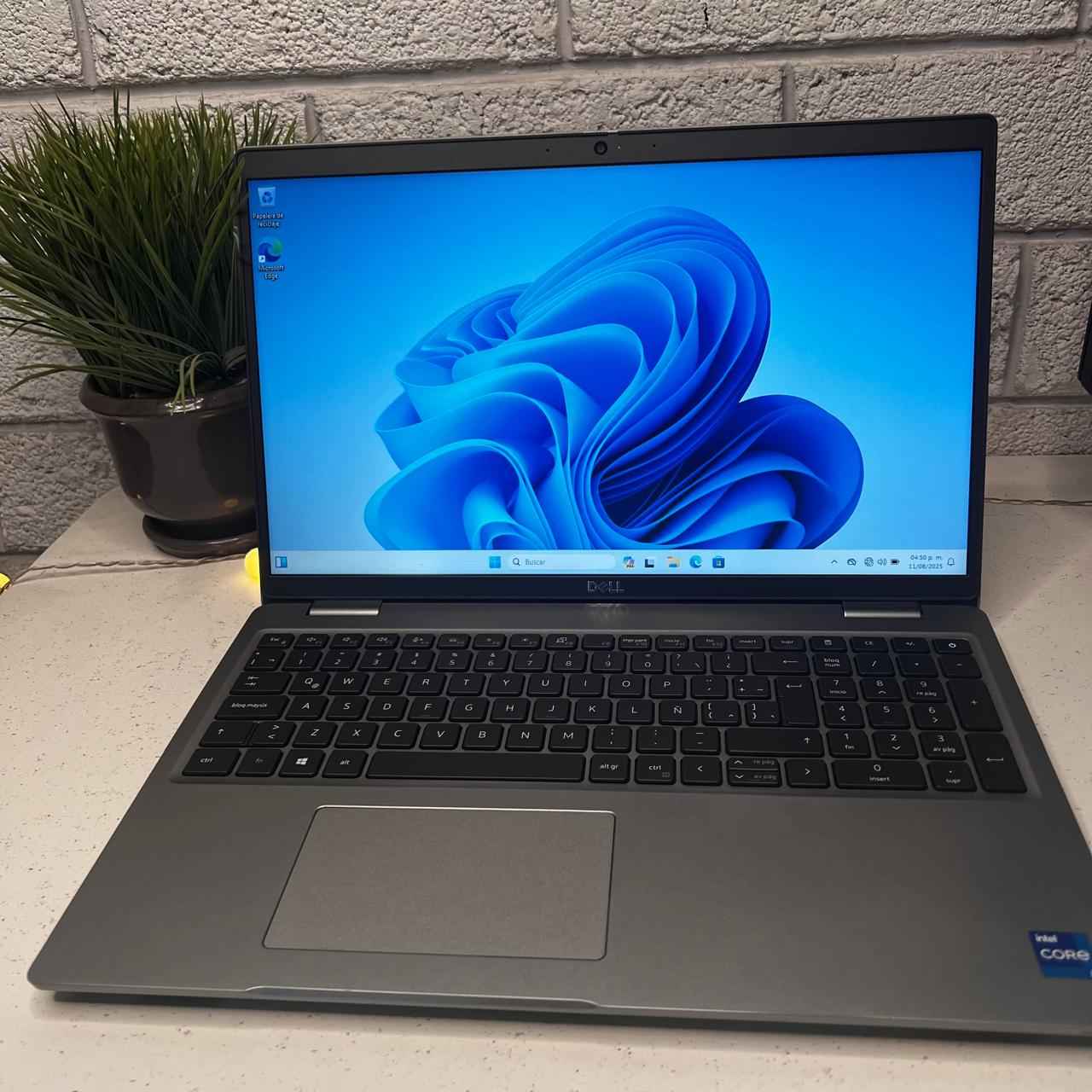 Laptop Workstation DELL Precision 3561