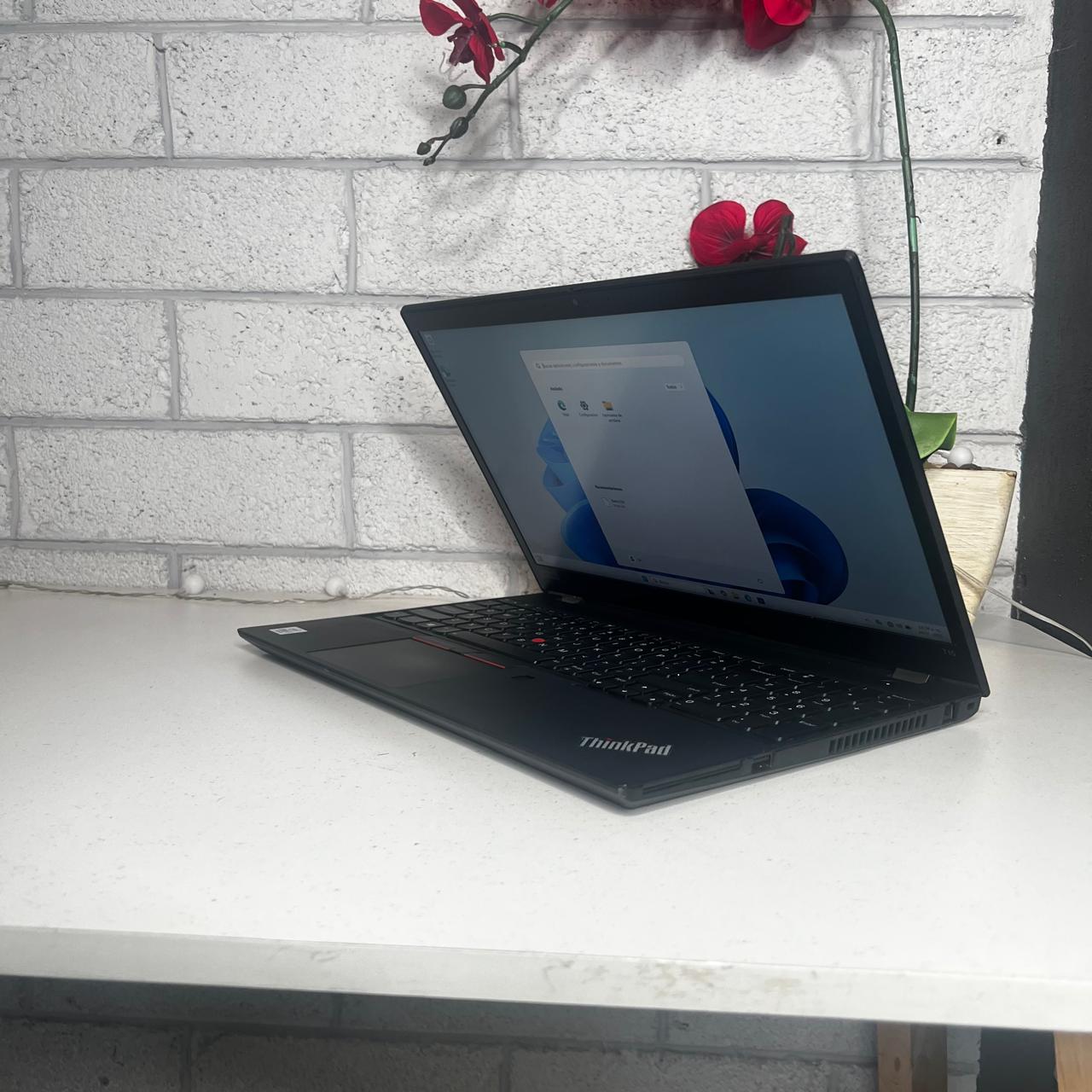 Laptop Lenovo ThinkPad T15 Gen 1