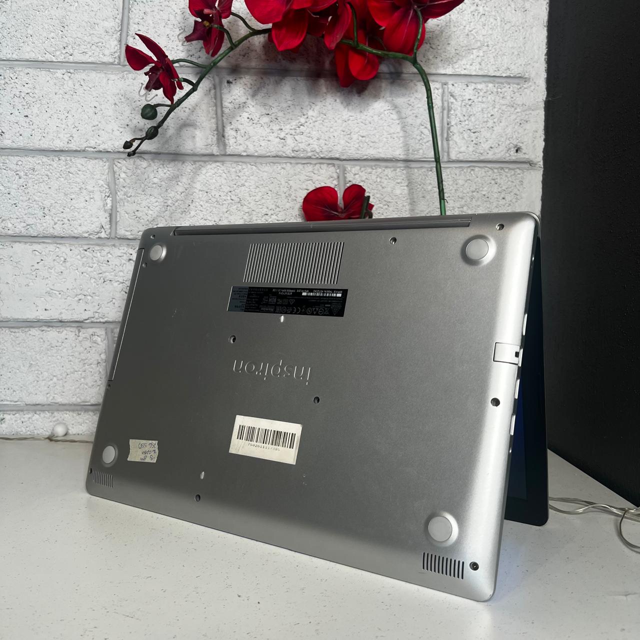 Laptop DELL Inspiron 5570