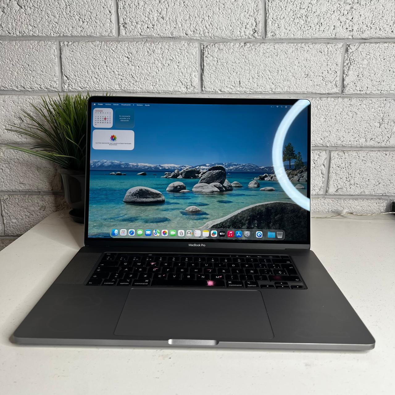 Apple MacBook Pro A2141