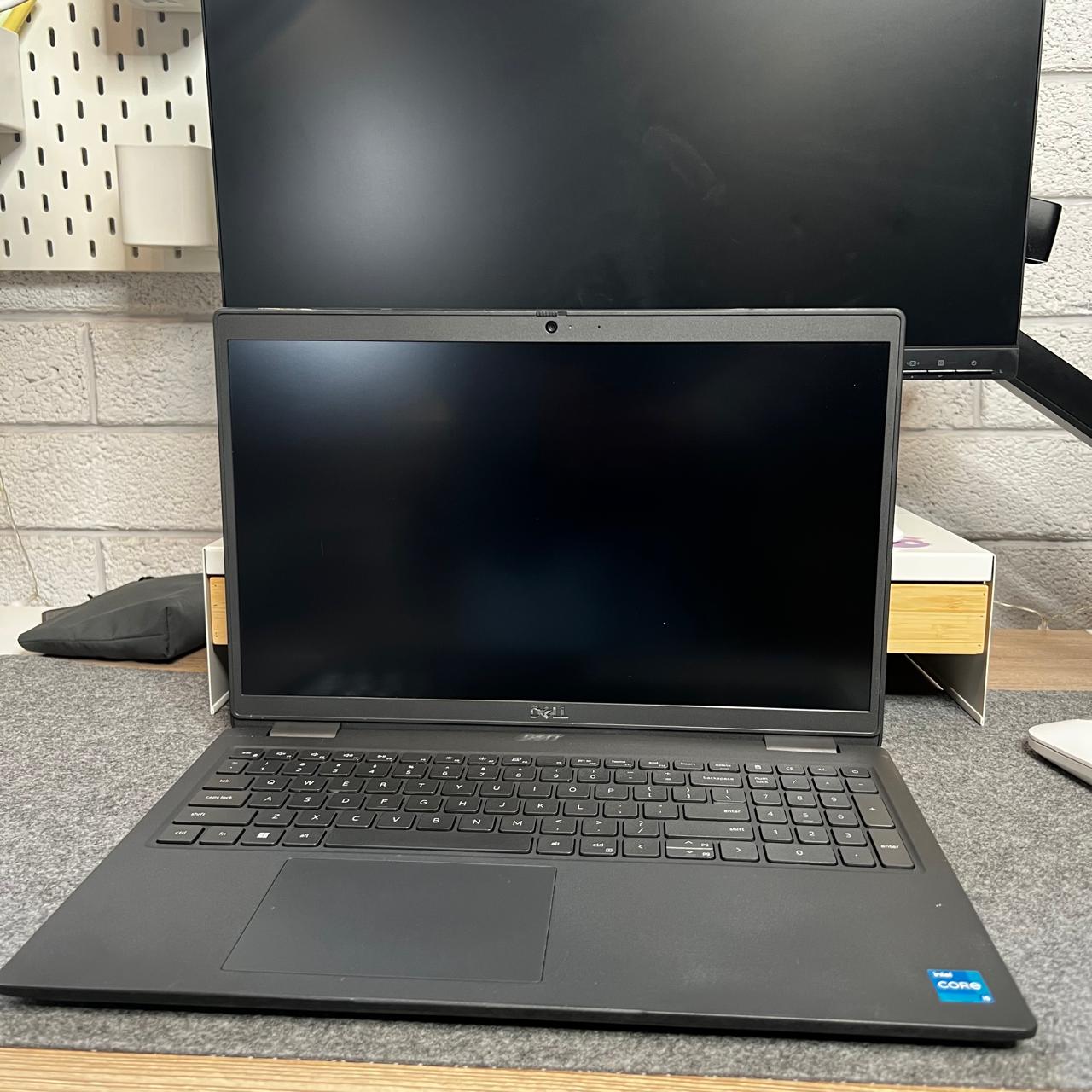 Laptop Dell Latitude 3520