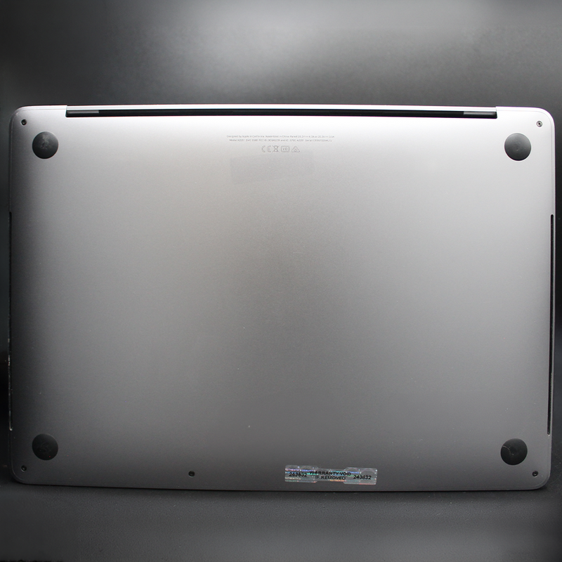 MacBook Pro A2251