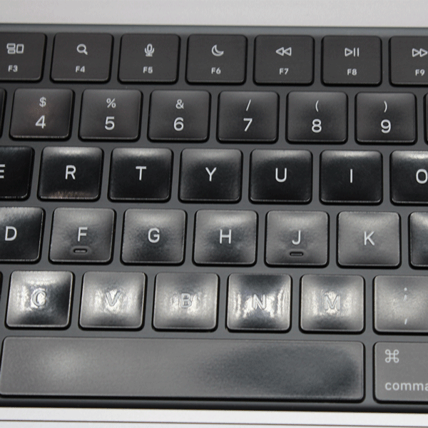 MacBook Pro A2485