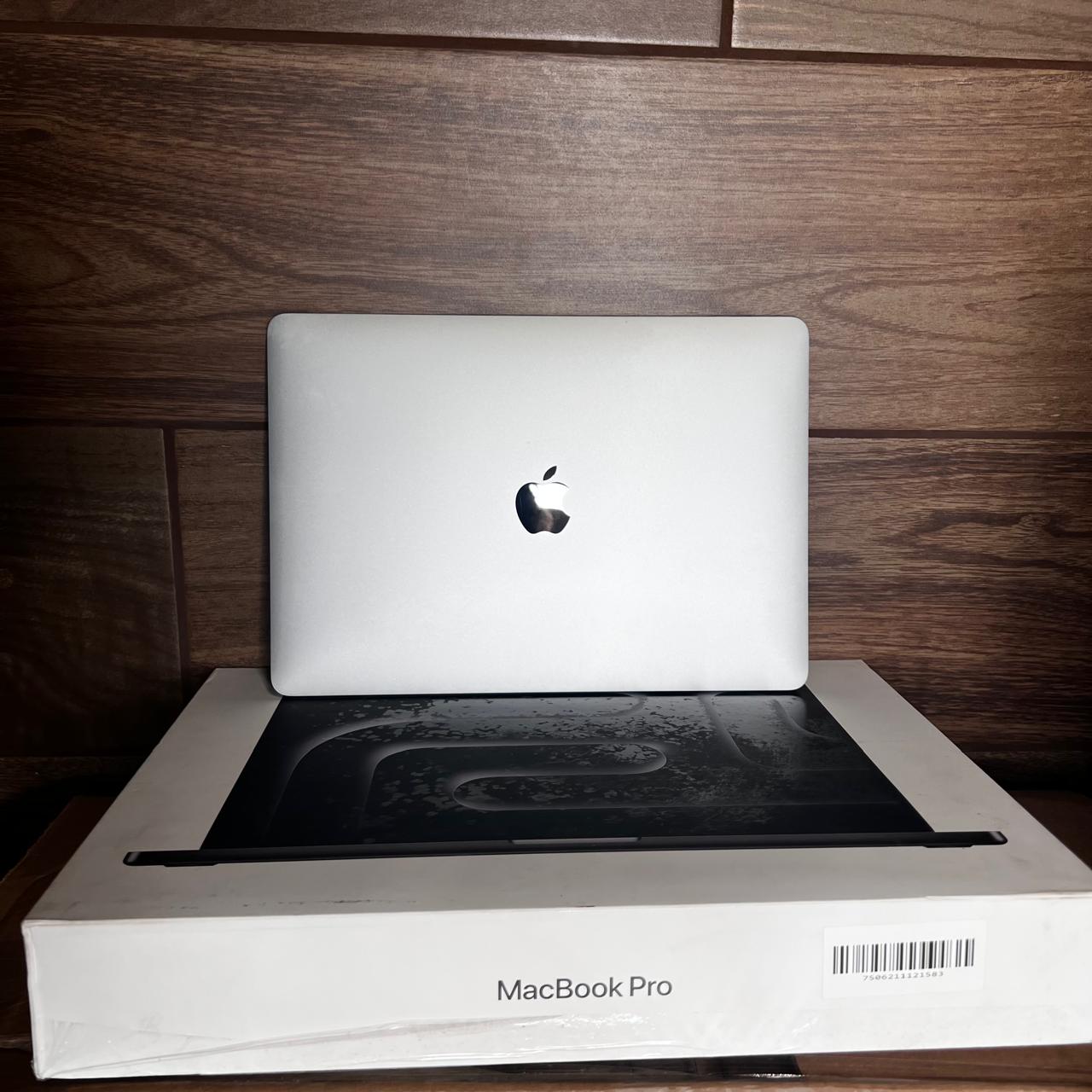 Apple Macbook Air A2337