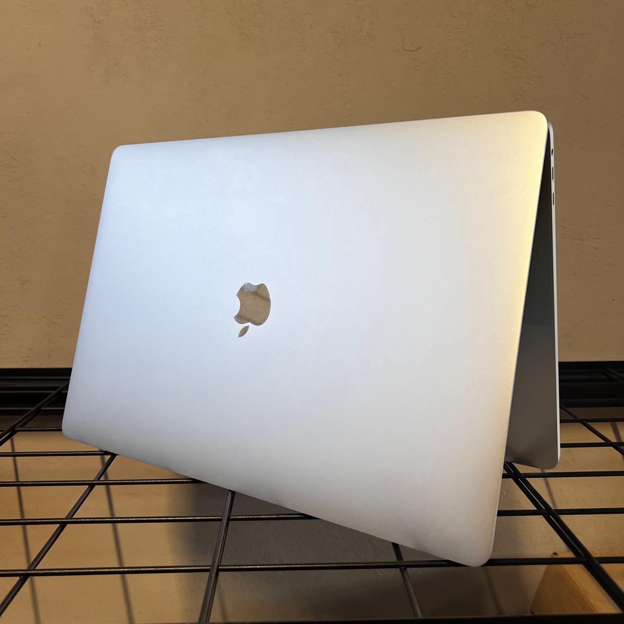 MacBook Pro A2141